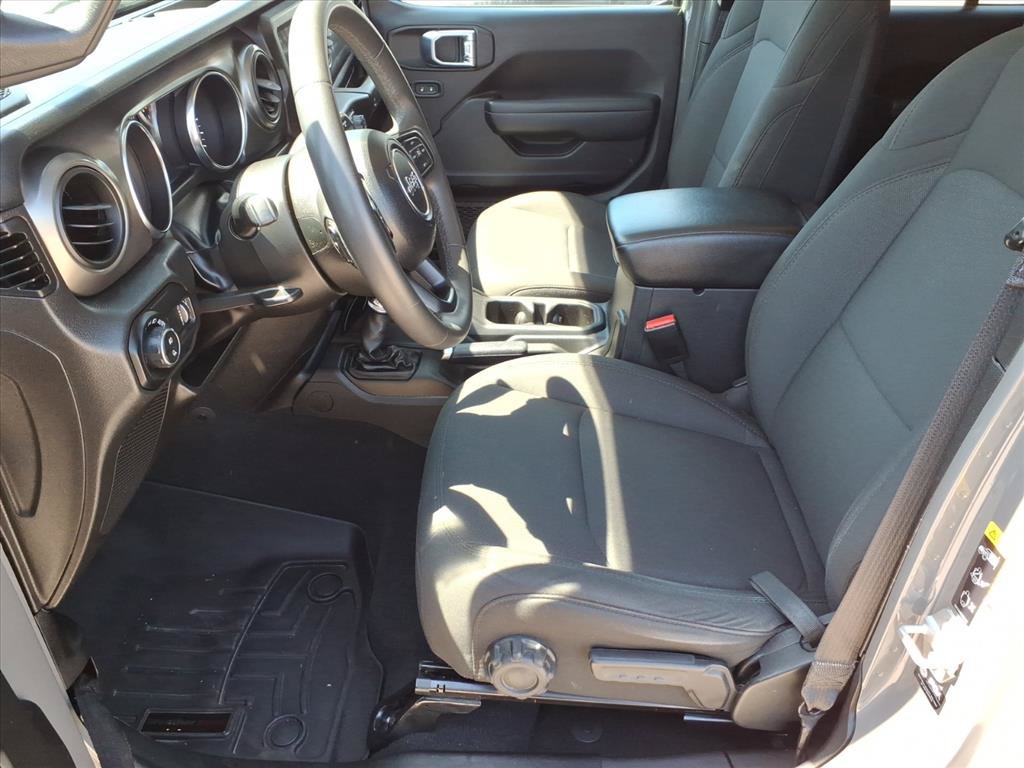 Used 2023 Jeep Gladiator Sport AWD/4WD image 12