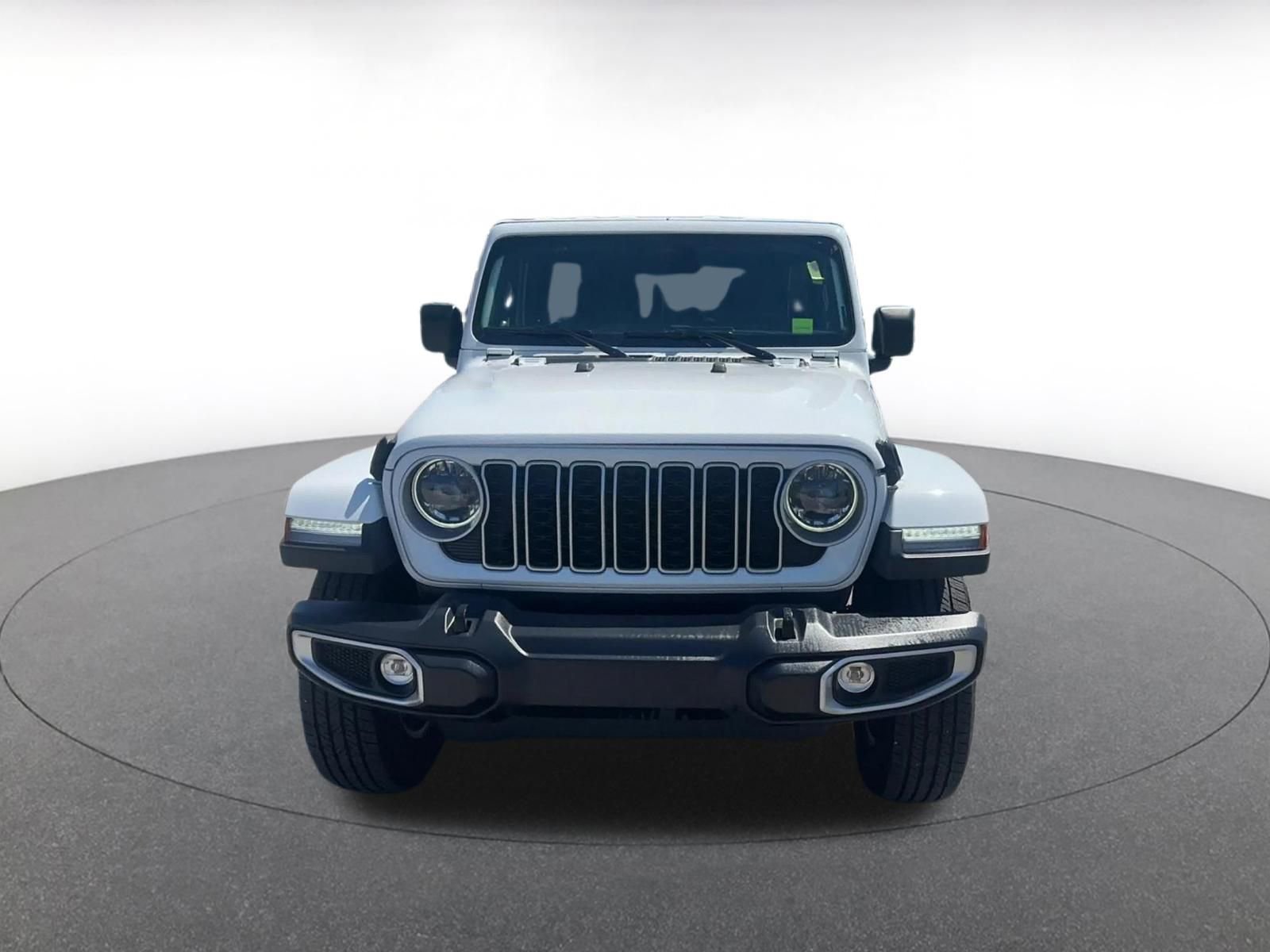 Used 2025 Jeep Wrangler Sahara image 4