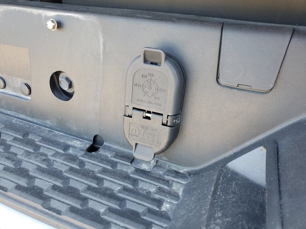 Used 2025 RAM 1500 Laramie w/ Sport Appearance Package AWD/4WD image 8