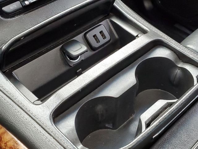 Used 2018 Chevrolet Suburban Premier image 23