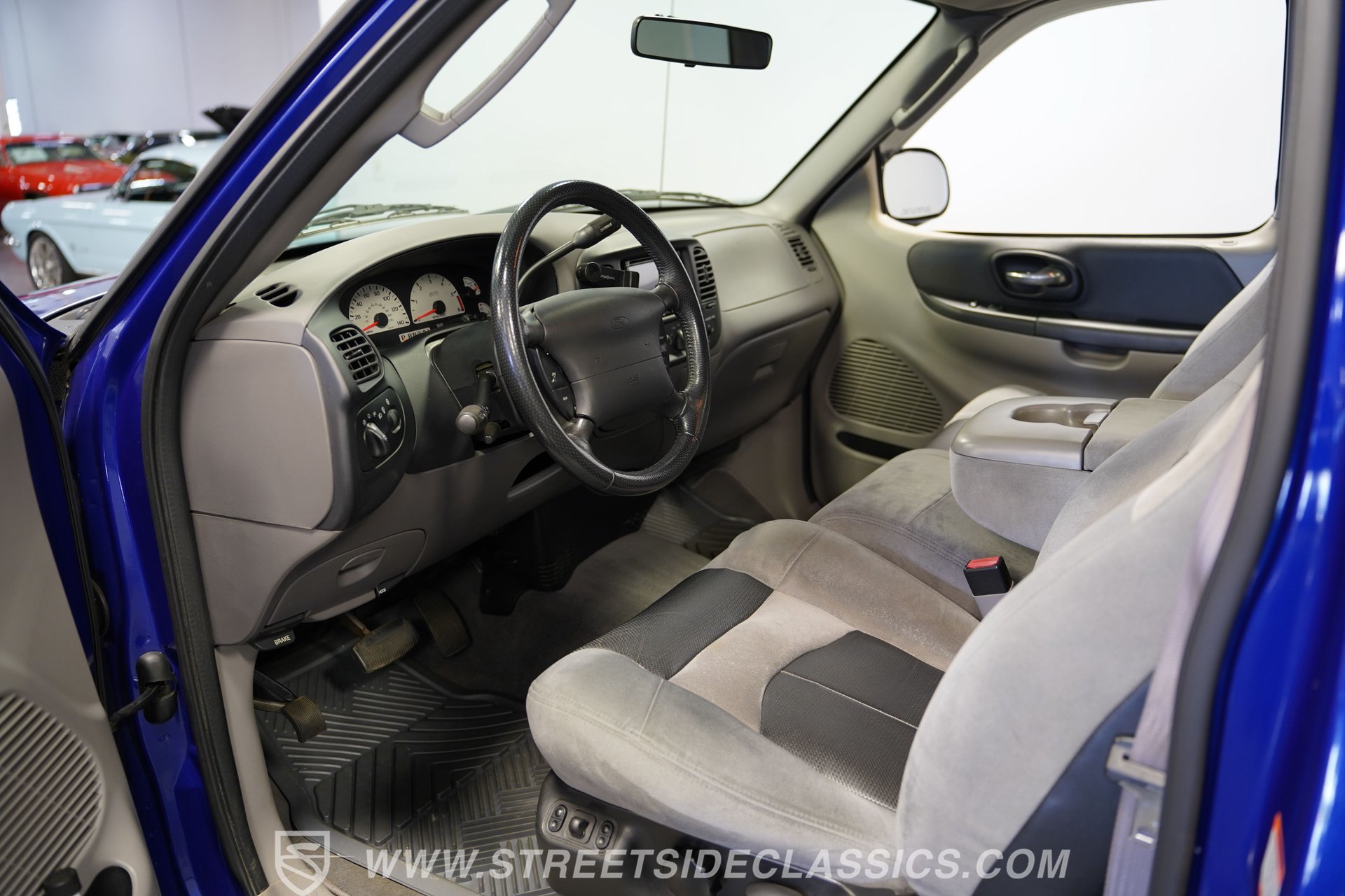 Used 2003 Ford F150 Lightning RWD image 4