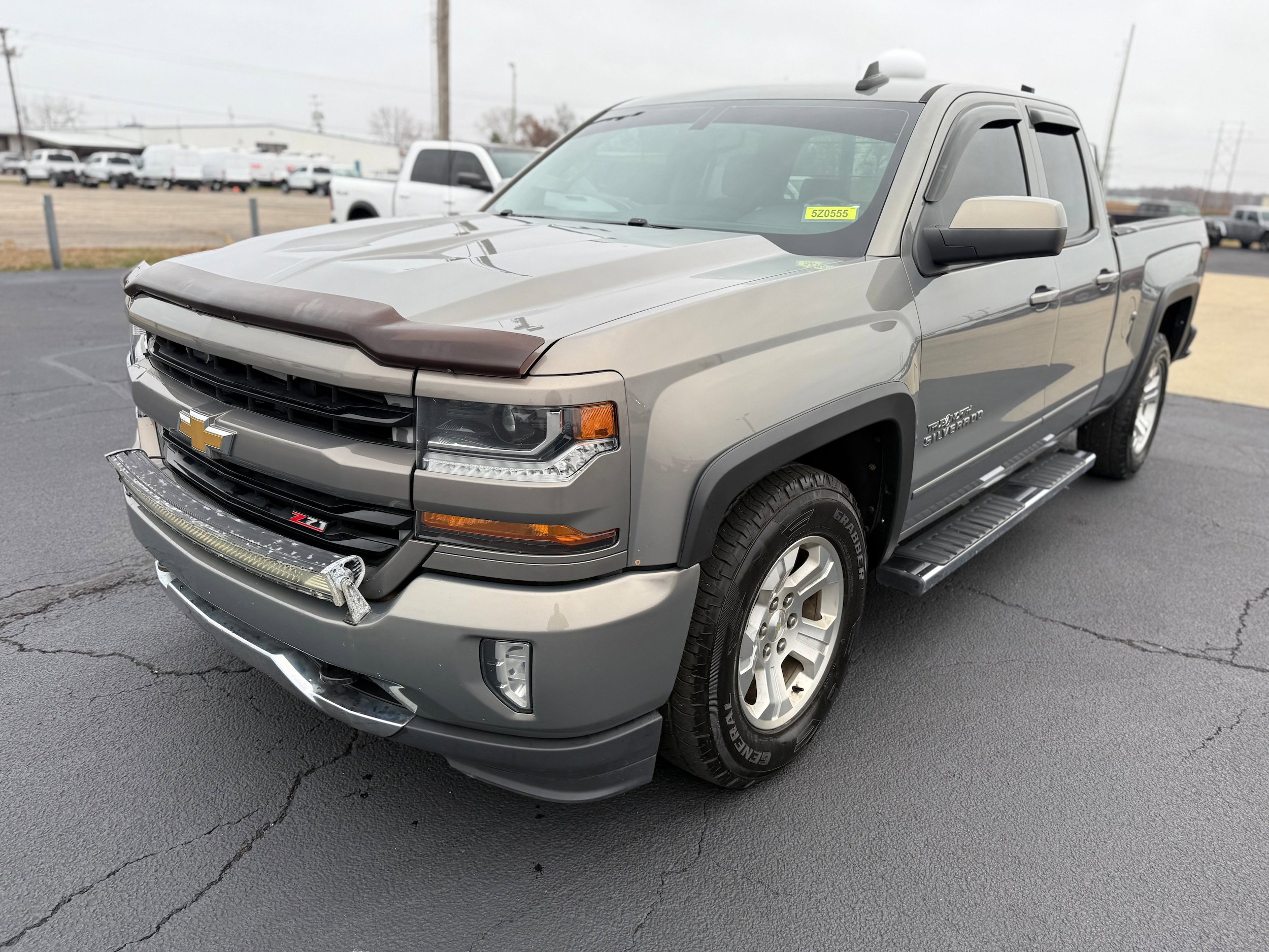 Used 2017 Chevrolet Silverado 1500 LT image 3