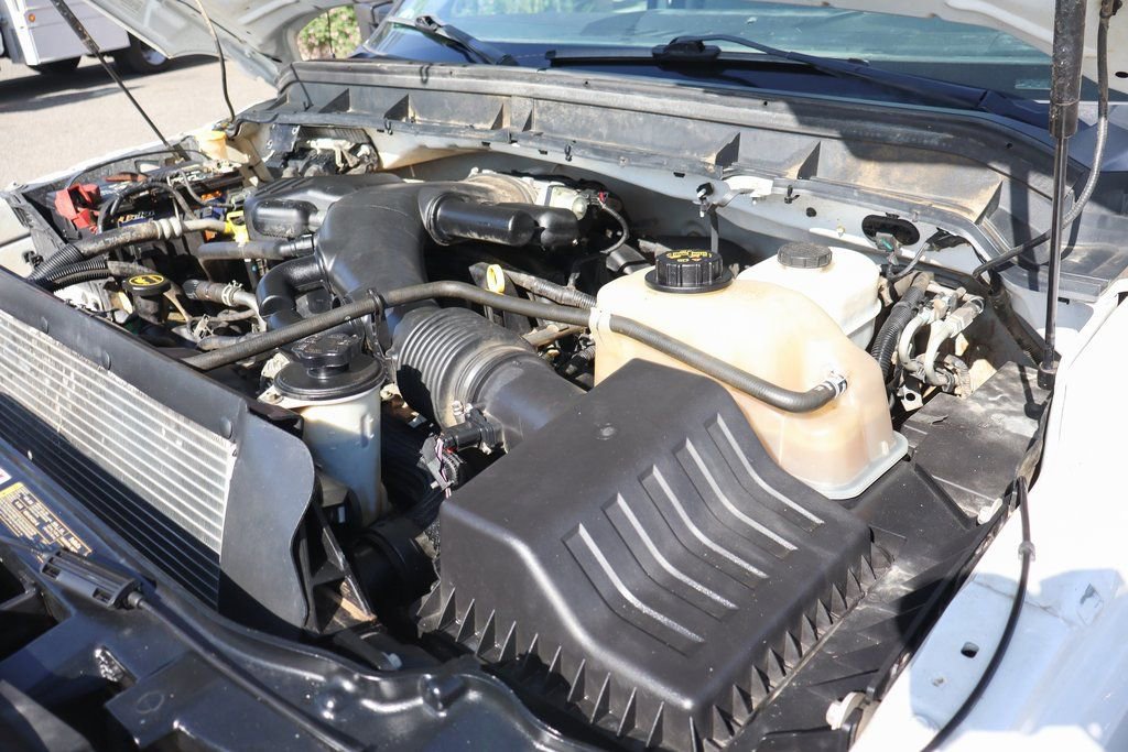 Used 2016 Ford F550 2WD Regular Cab Super Duty image 15
