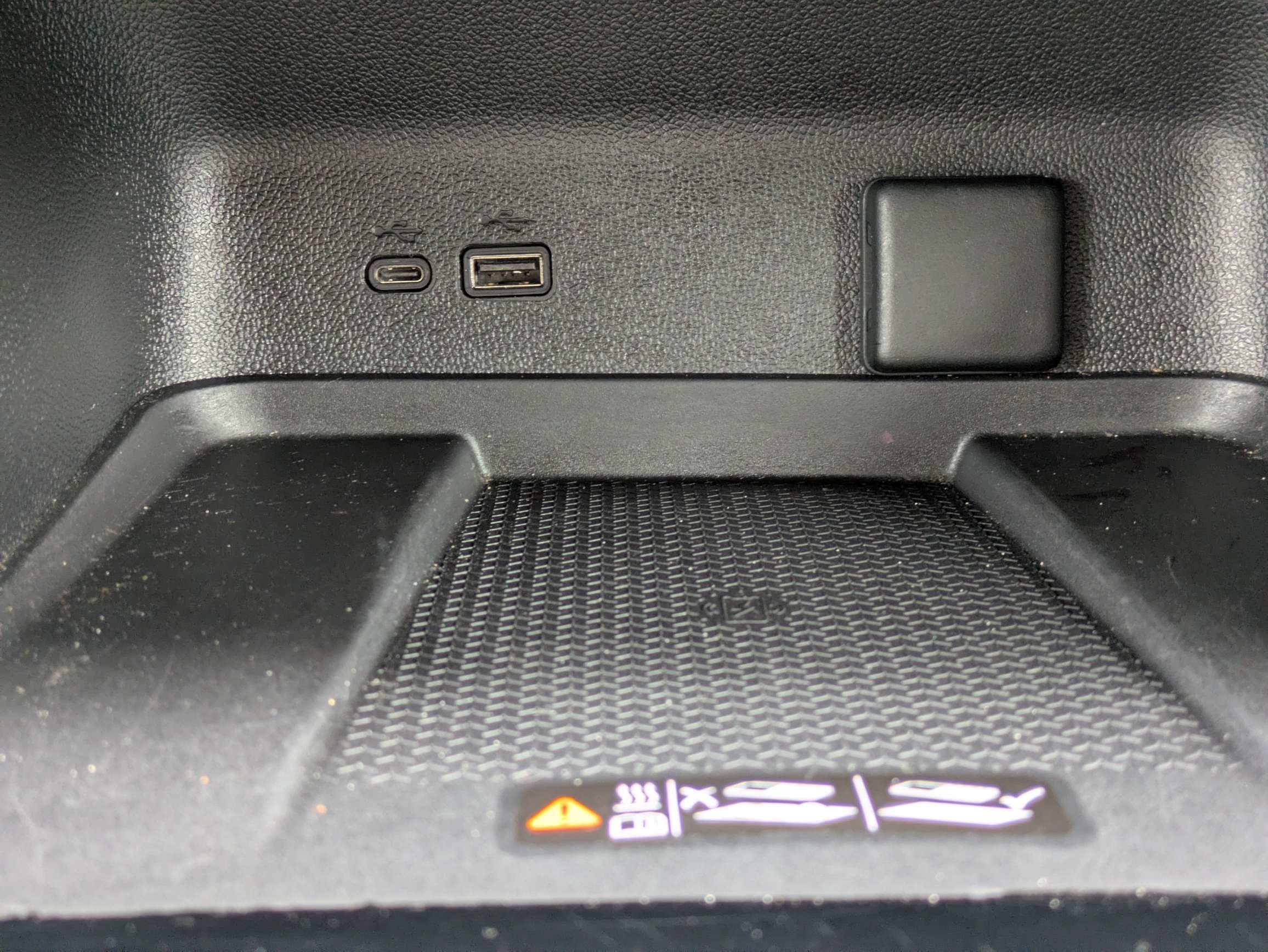 Used 2025 Chevrolet Traverse LT FWD image 29