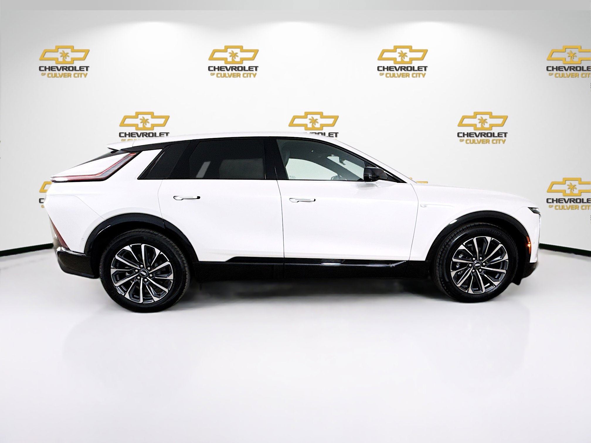 Used 2025 Cadillac Lyriq Sport image 8