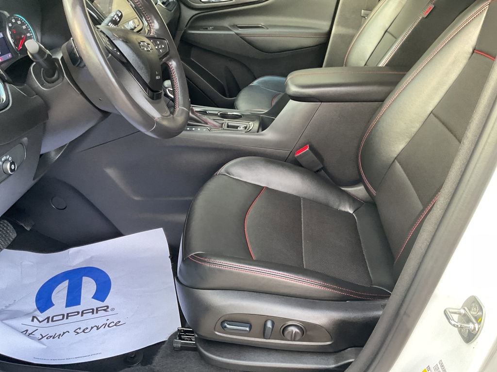 Used 2022 Chevrolet Equinox RS w/ RS Leather Package image 9