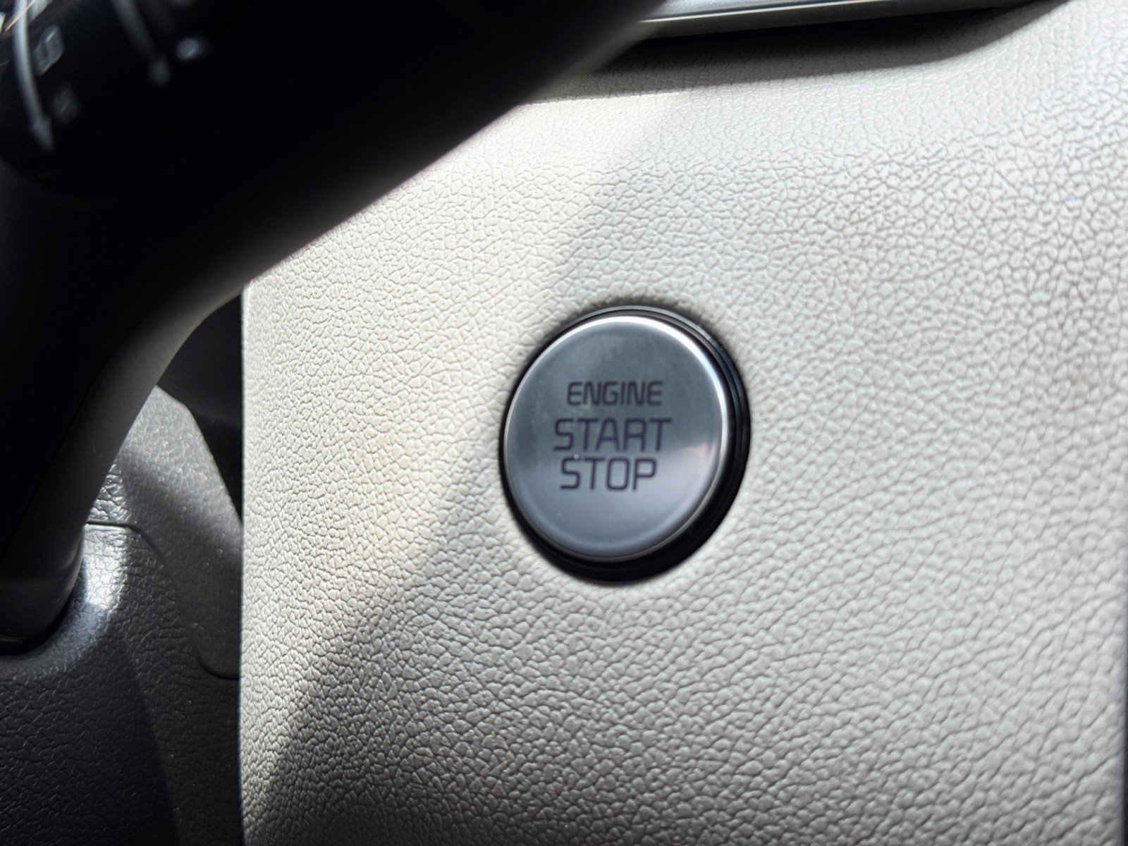Used 2022 Kia Sorento S w/ Panoramic Sunroof Package FWD image 22