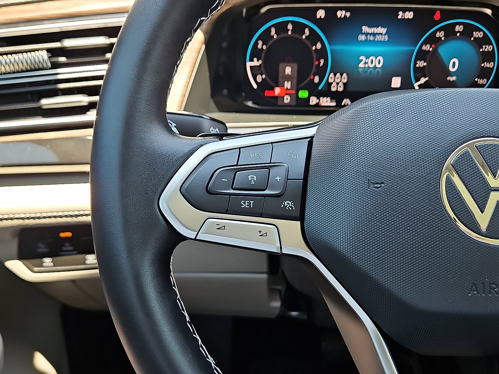 Used 2025 Volkswagen Atlas SEL image 18