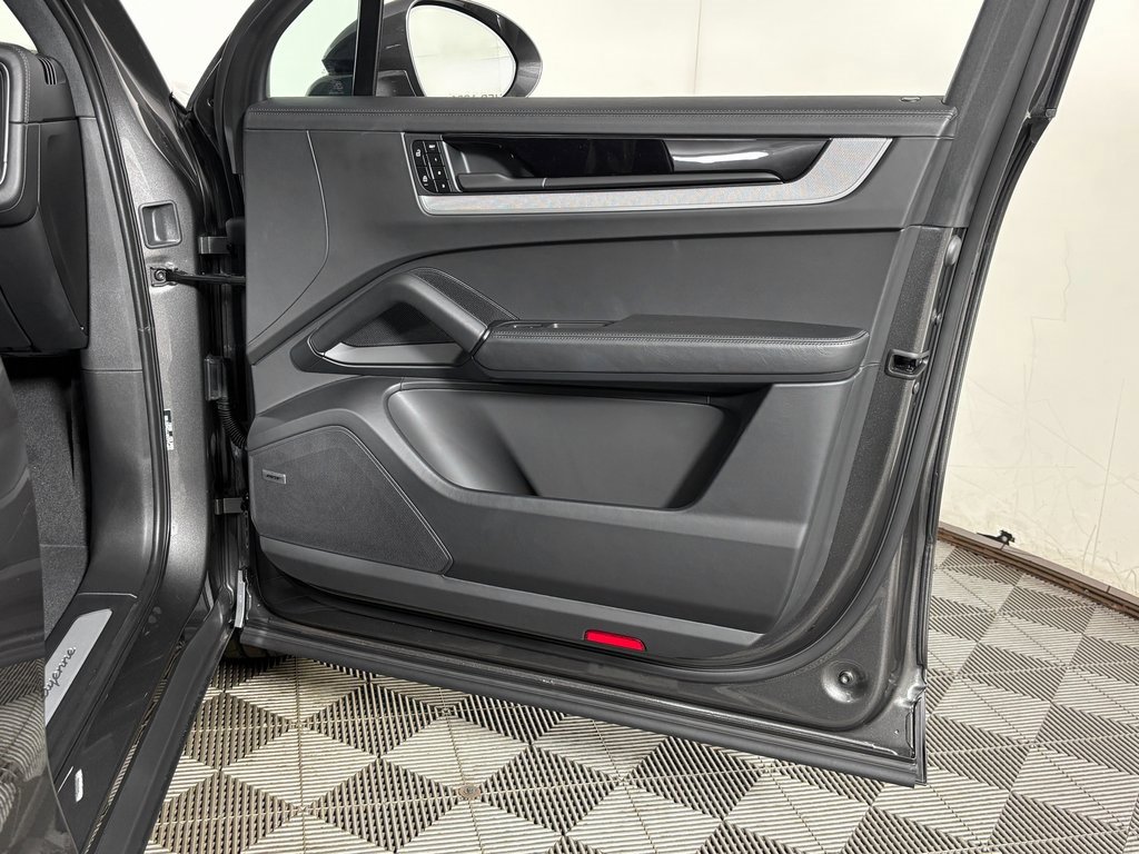 New 2026 Porsche Cayenne image 38