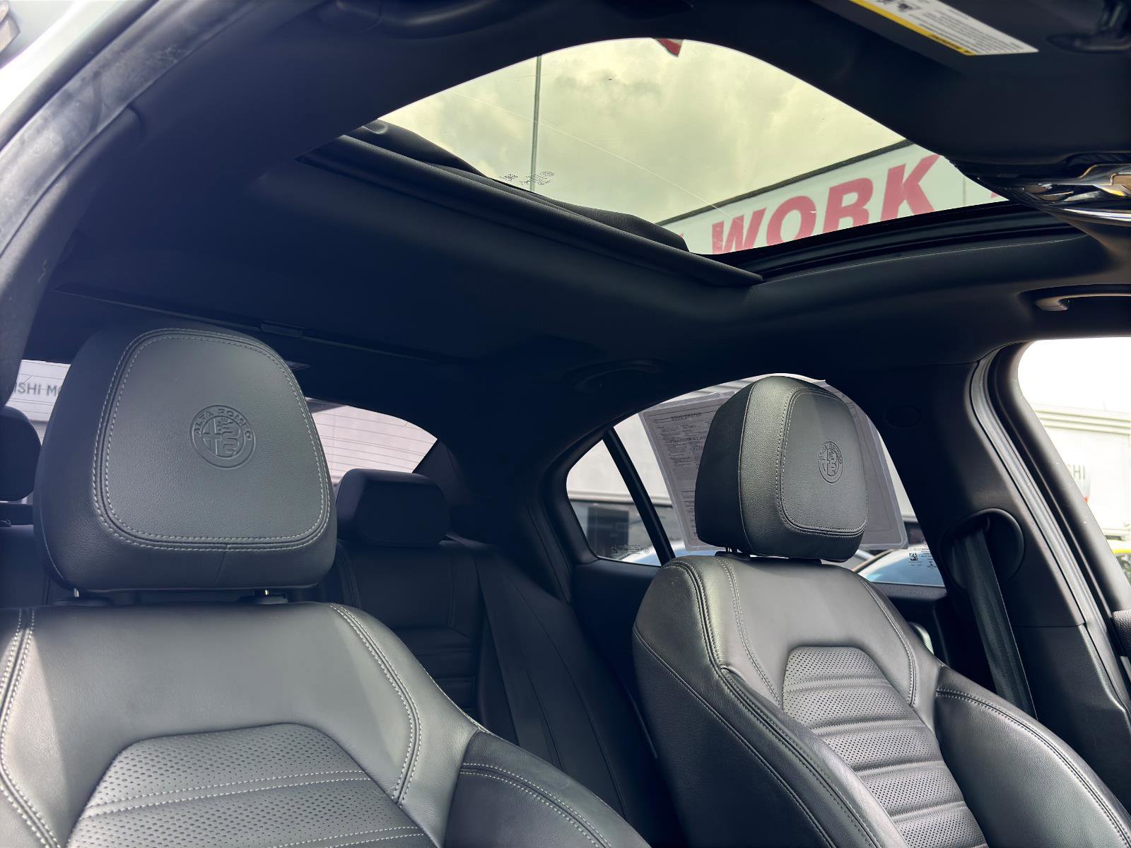 Used 2023 Alfa Romeo Giulia Veloce image 26