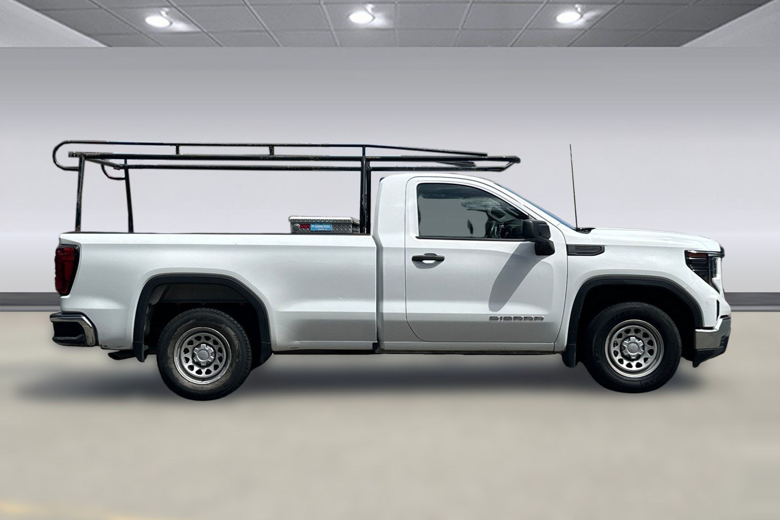 Used 2022 GMC Sierra 1500 Pro w/ Convenience Package RWD image 8