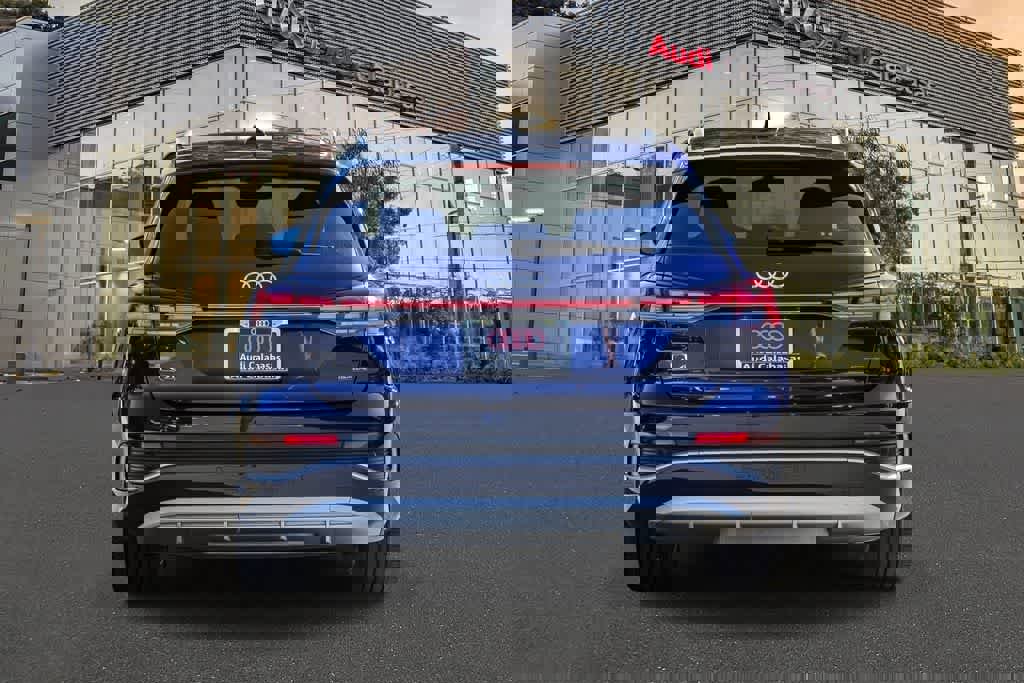 Used 2025 Audi Q4 e-tron Premium Plus w/ Premium Plus AWD/4WD image 3