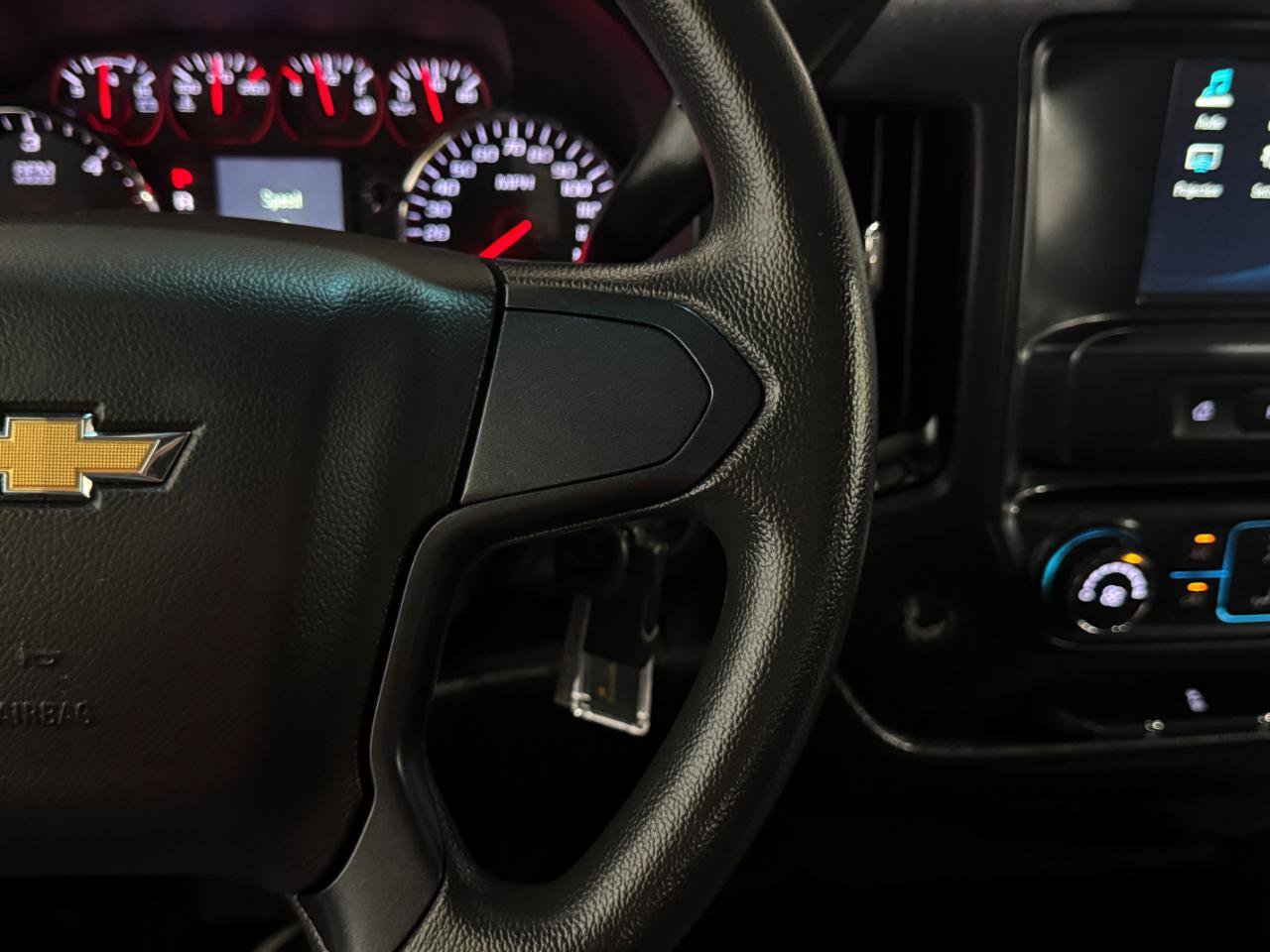 Used 2019 Chevrolet Silverado 2500 W/T AWD/4WD image 21