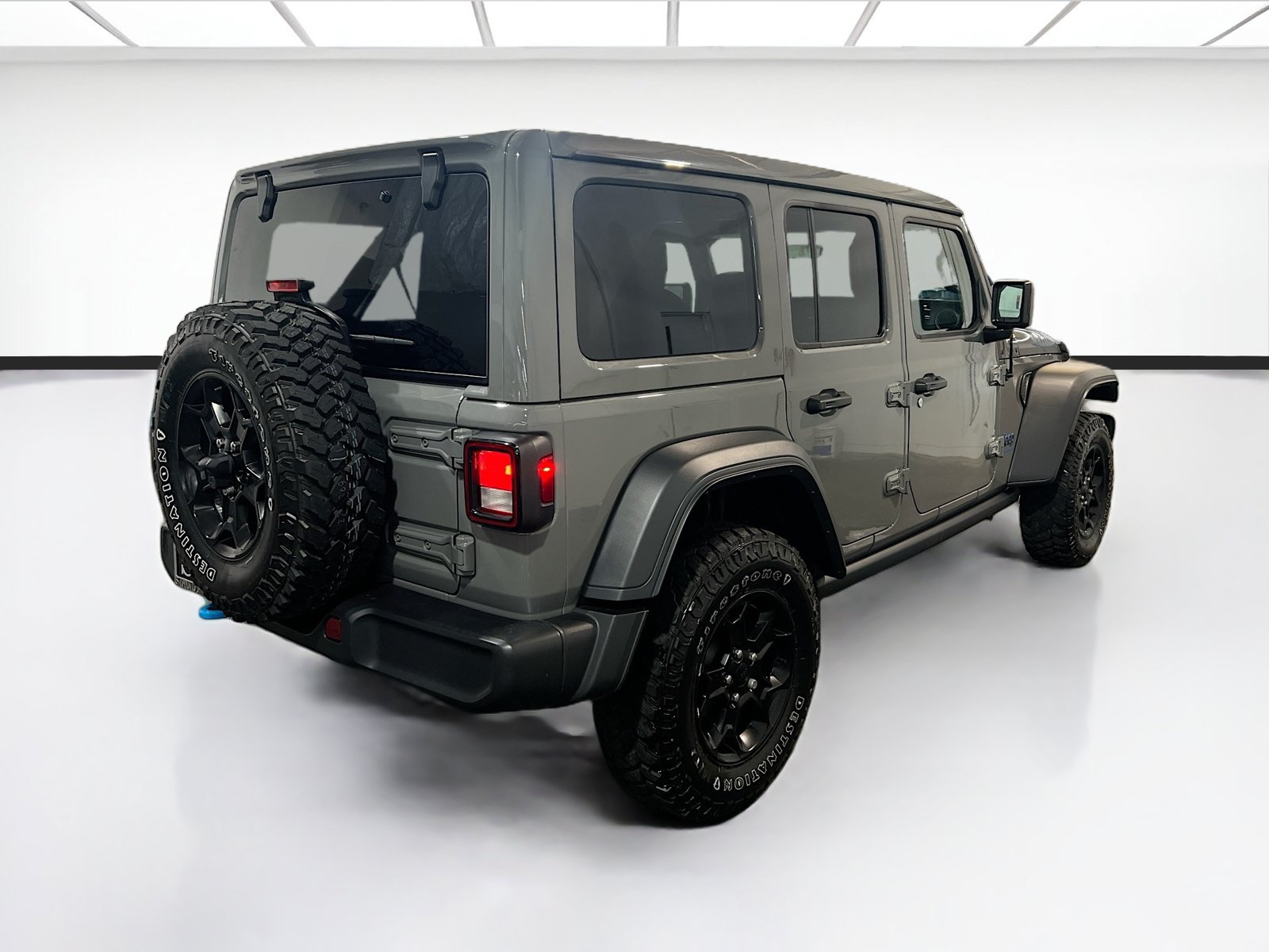Used 2023 Jeep Wrangler Unlimited w/ Sun & Screen Package AWD/4WD image 4