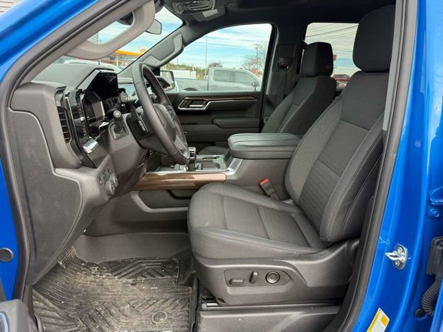 Used 2025 Chevrolet Silverado 1500 LT Trail Boss w/ LPO, Dark Essentials Package image 18