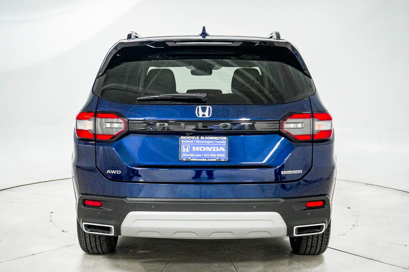 Certified 2025 Honda Pilot Touring image 7