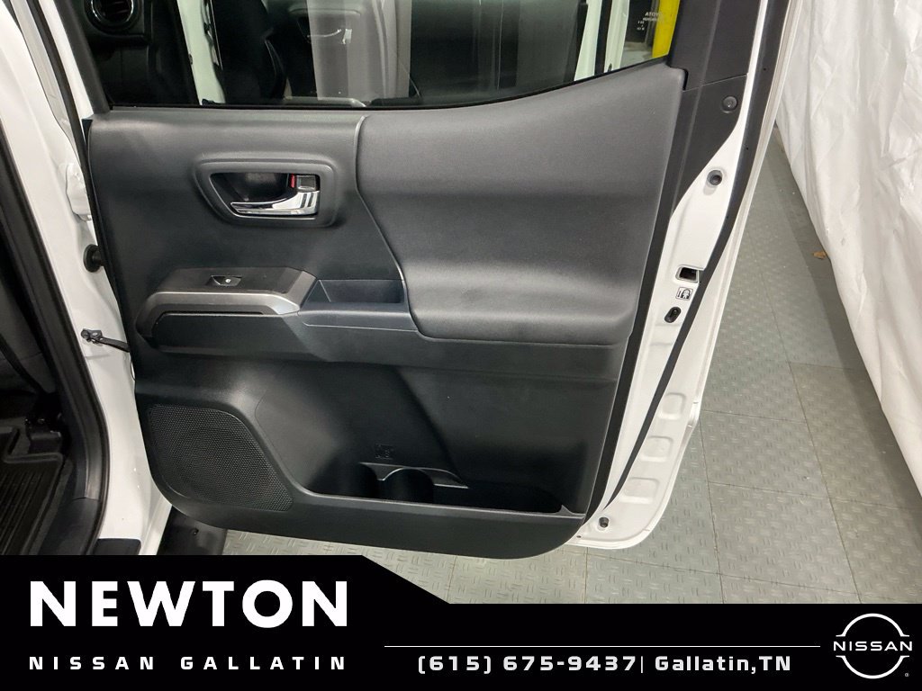Used 2017 Toyota Tacoma TRD Off-Road w/ Tow Package (A/T) AWD/4WD image 45