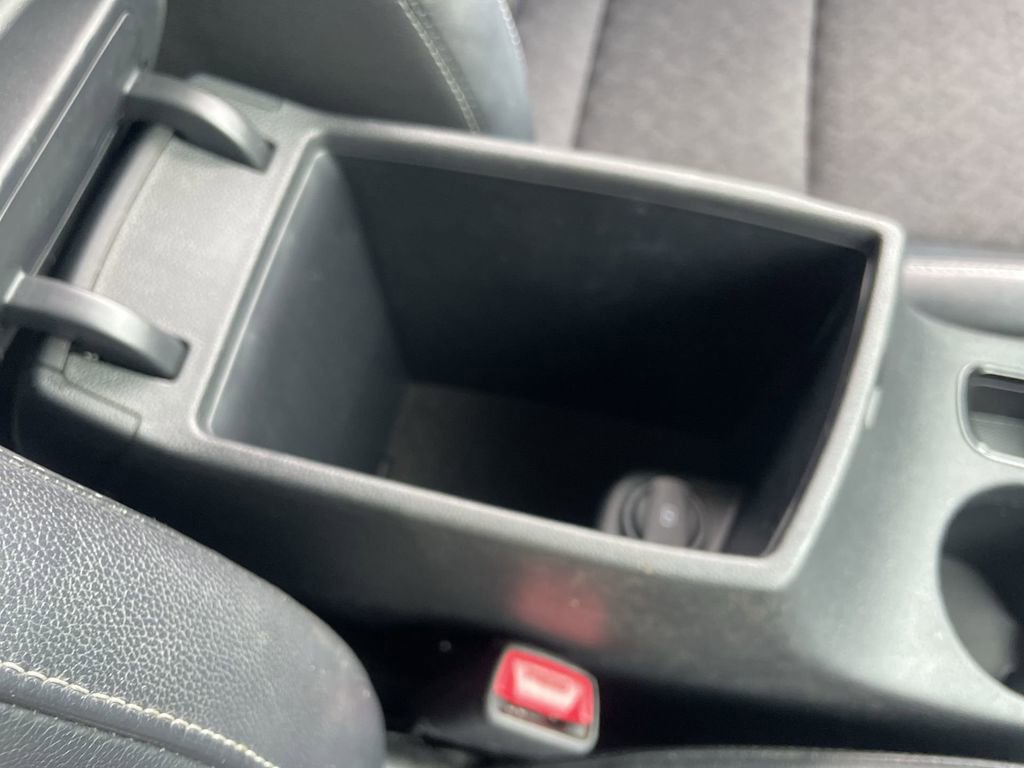 Used 2017 Kia Niro EX image 32