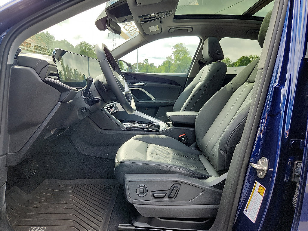 Certified 2025 Audi Q5 Premium w/ Convenience Package AWD/4WD image 18