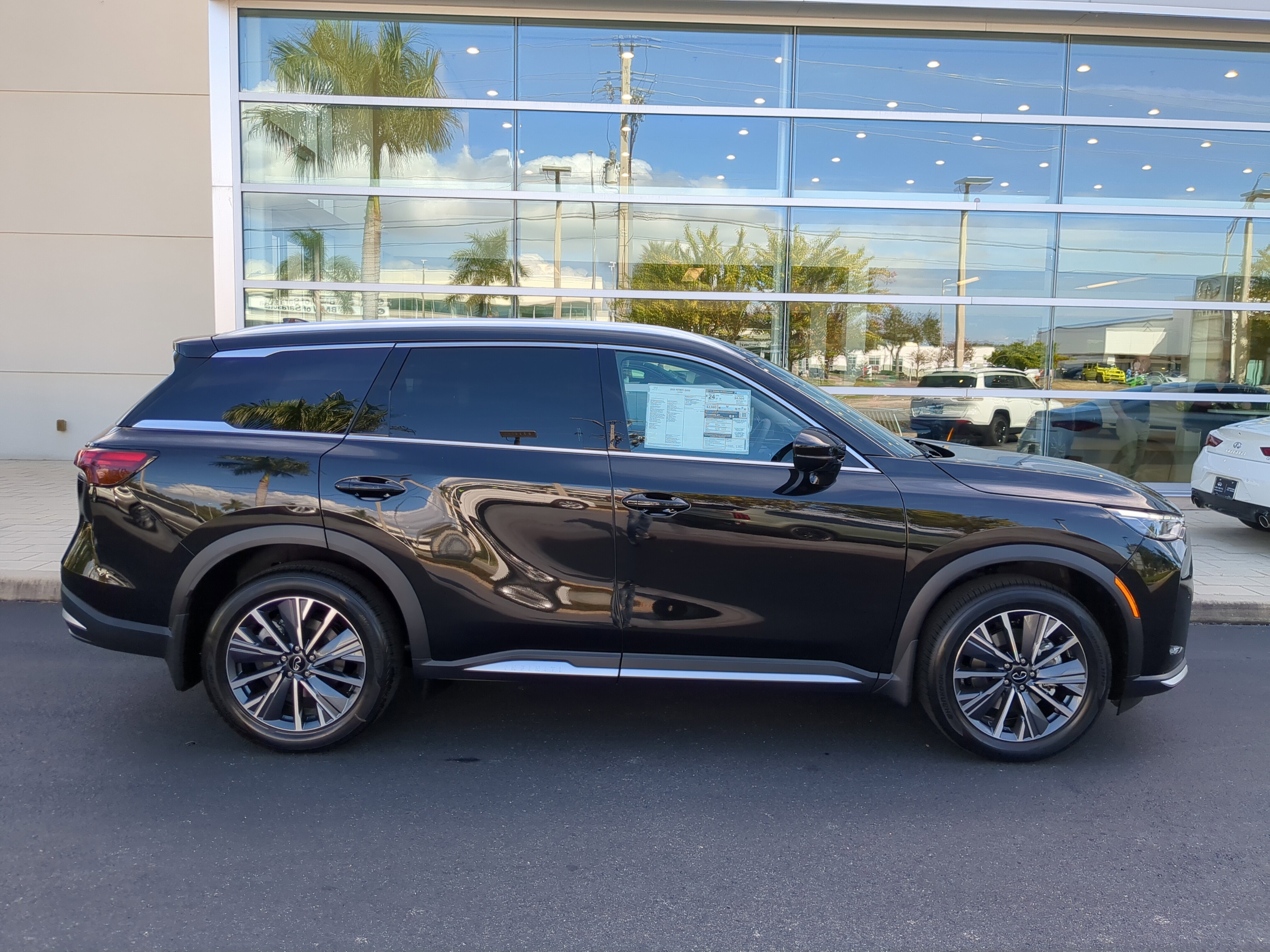 New 2026 INFINITI QX60 Luxe w/ Cargo Package image 3