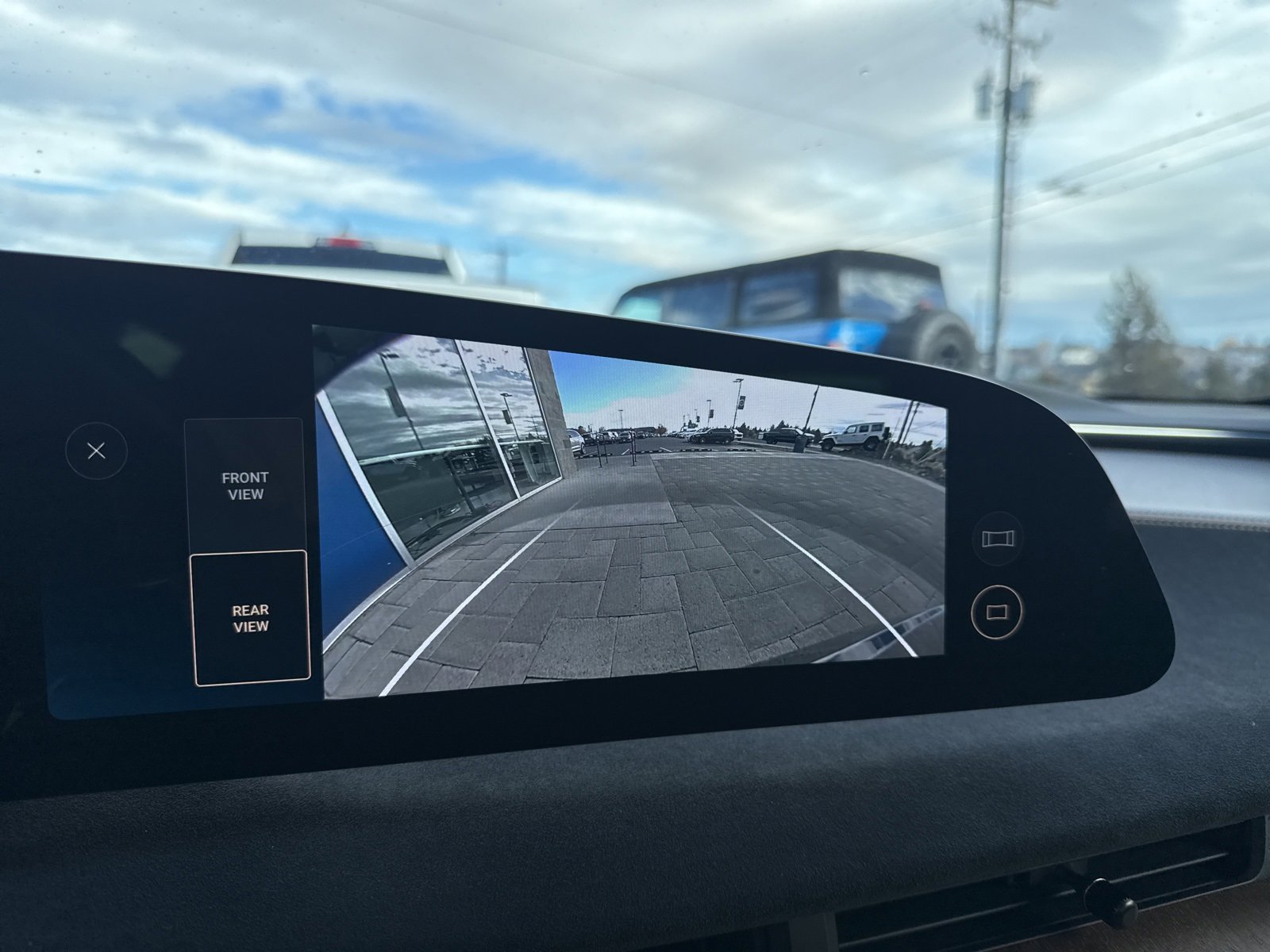 Used 2022 Lucid Air Grand Touring image 25