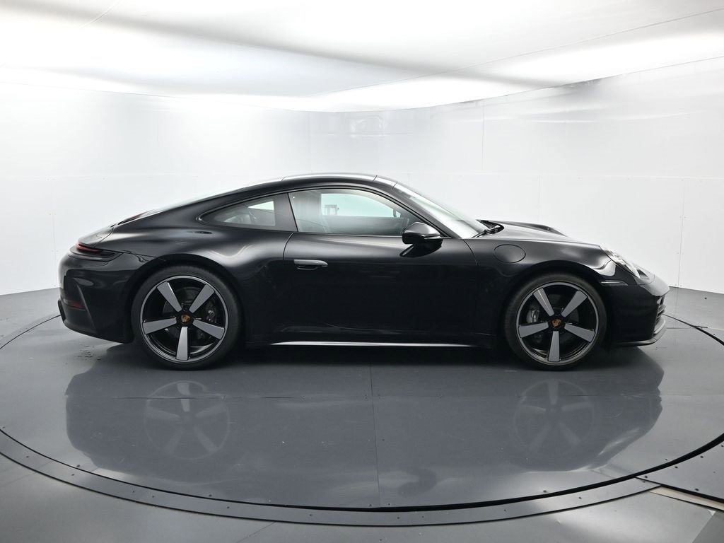 Used 2025 Porsche 911 Carrera w/ Premium Package image 16