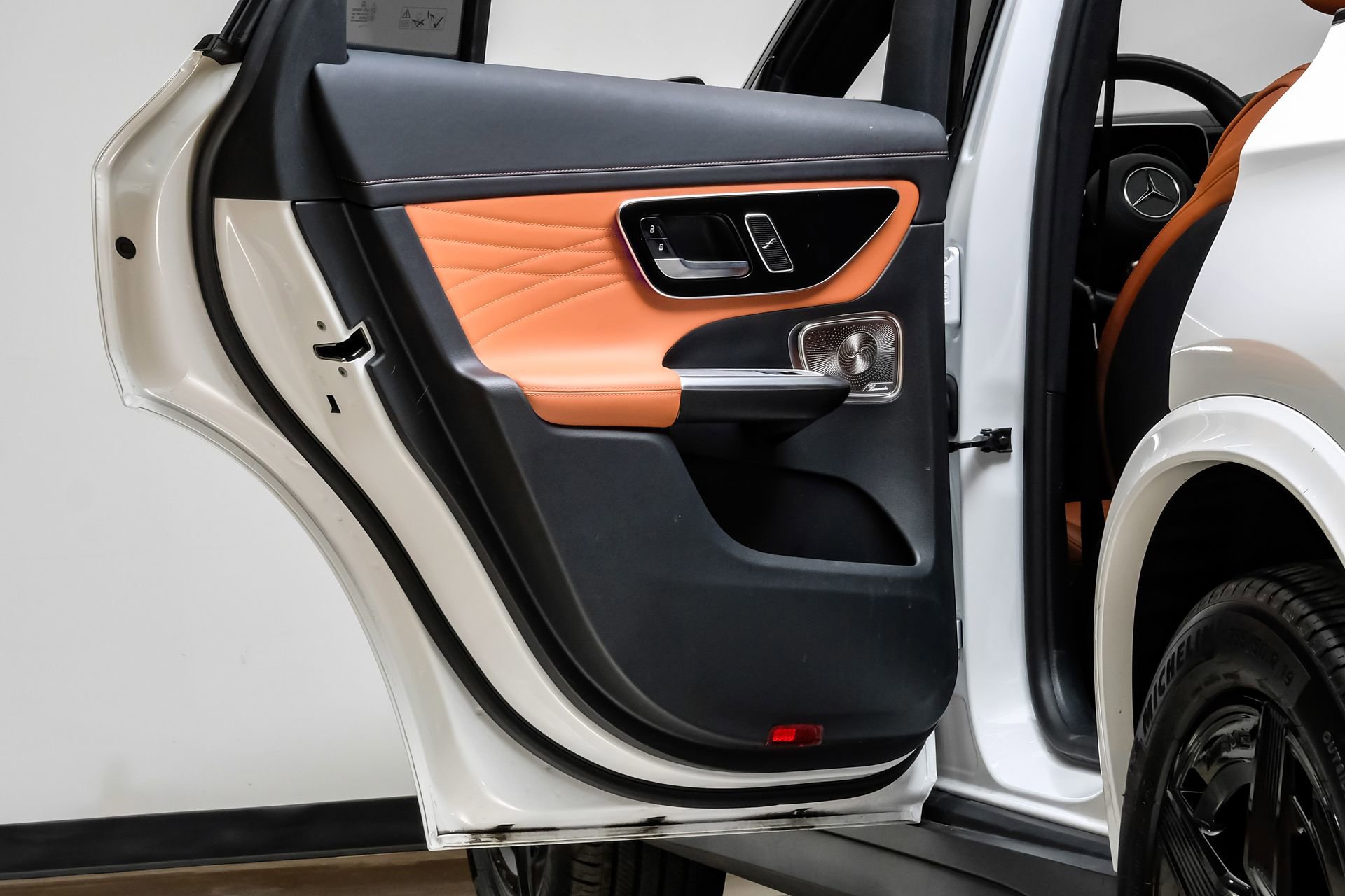 Used 2024 Mercedes-Benz GLC 300 4MATIC image 44