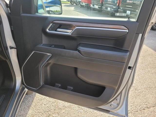 Used 2025 Chevrolet Silverado 1500 LT image 9