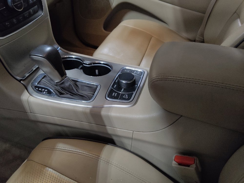 Used 2016 Jeep Grand Cherokee Overland AWD/4WD image 26