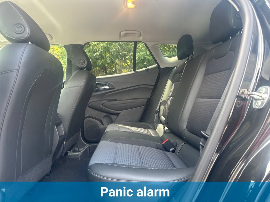 Used 2025 Chevrolet Trax LT FWD image 24