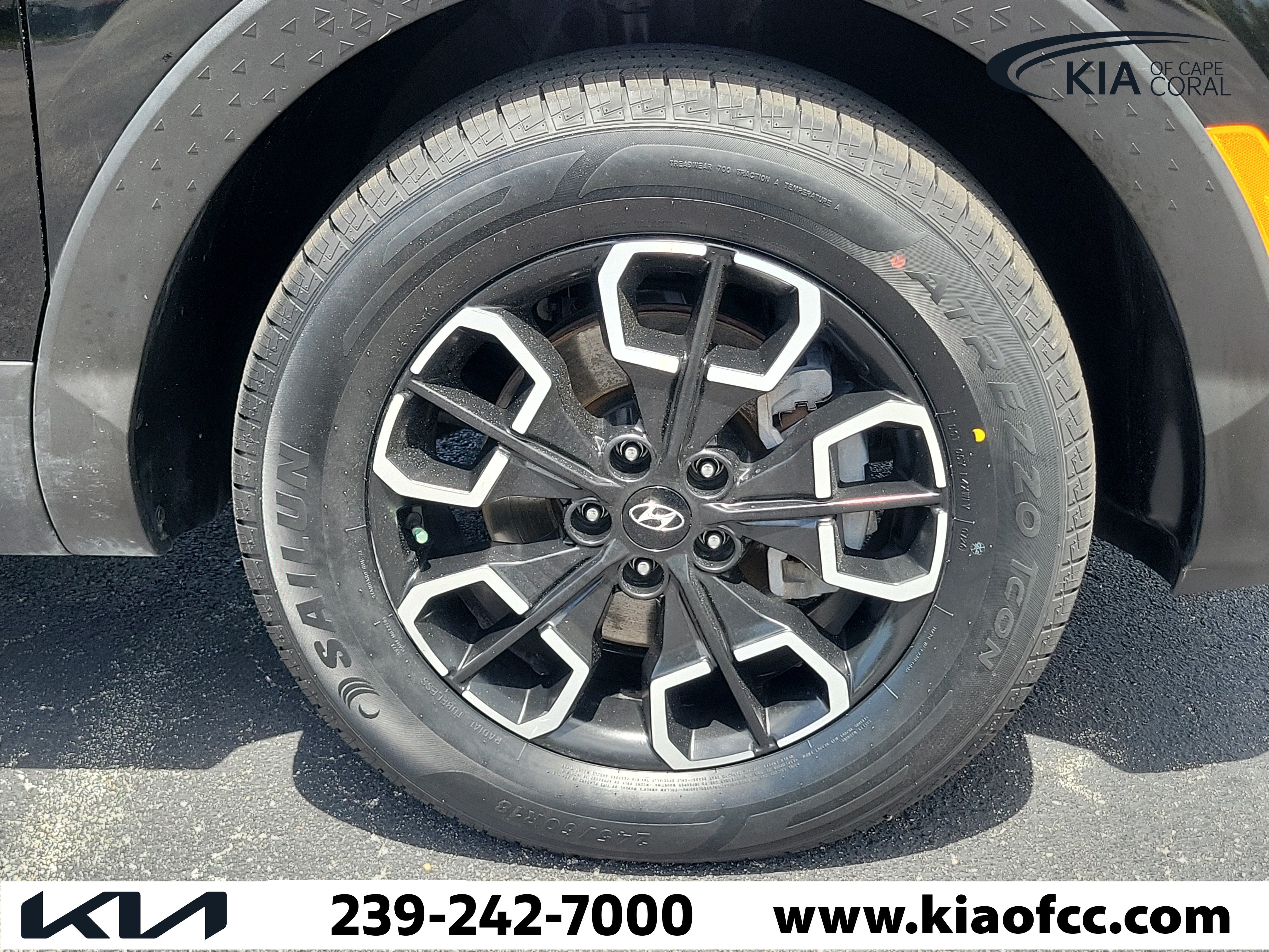Used 2022 Hyundai Santa Cruz SEL w/ Activity Package FWD image 6
