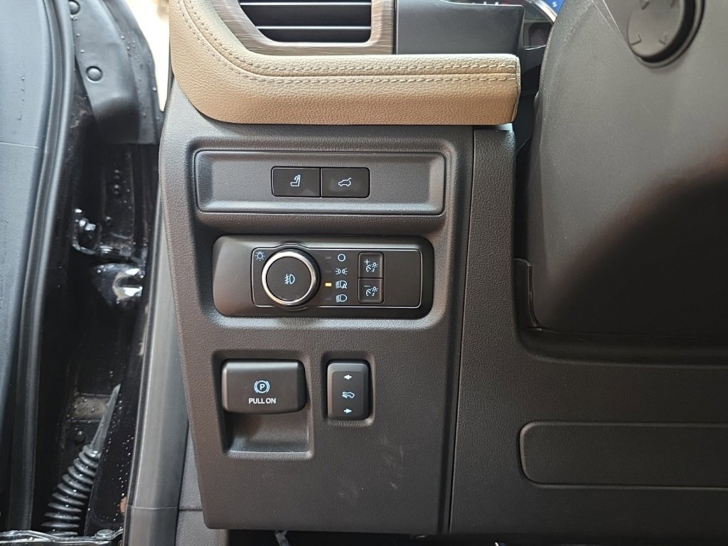 Used 2024 Ford Expedition Max Limited image 27