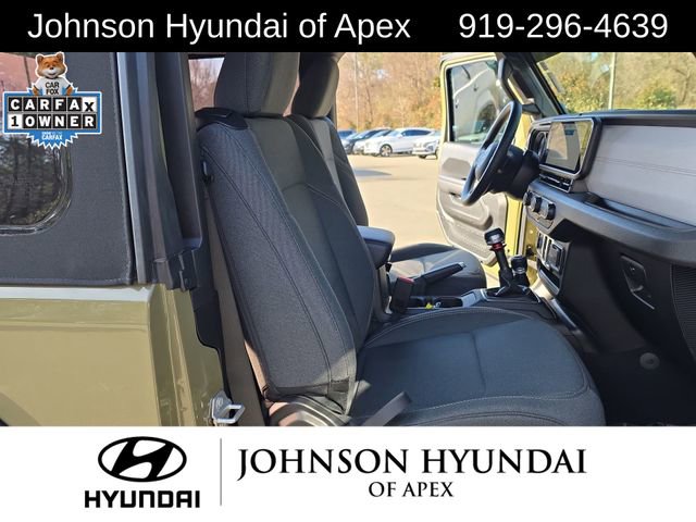 Used 2025 Jeep Wrangler Sport image 19