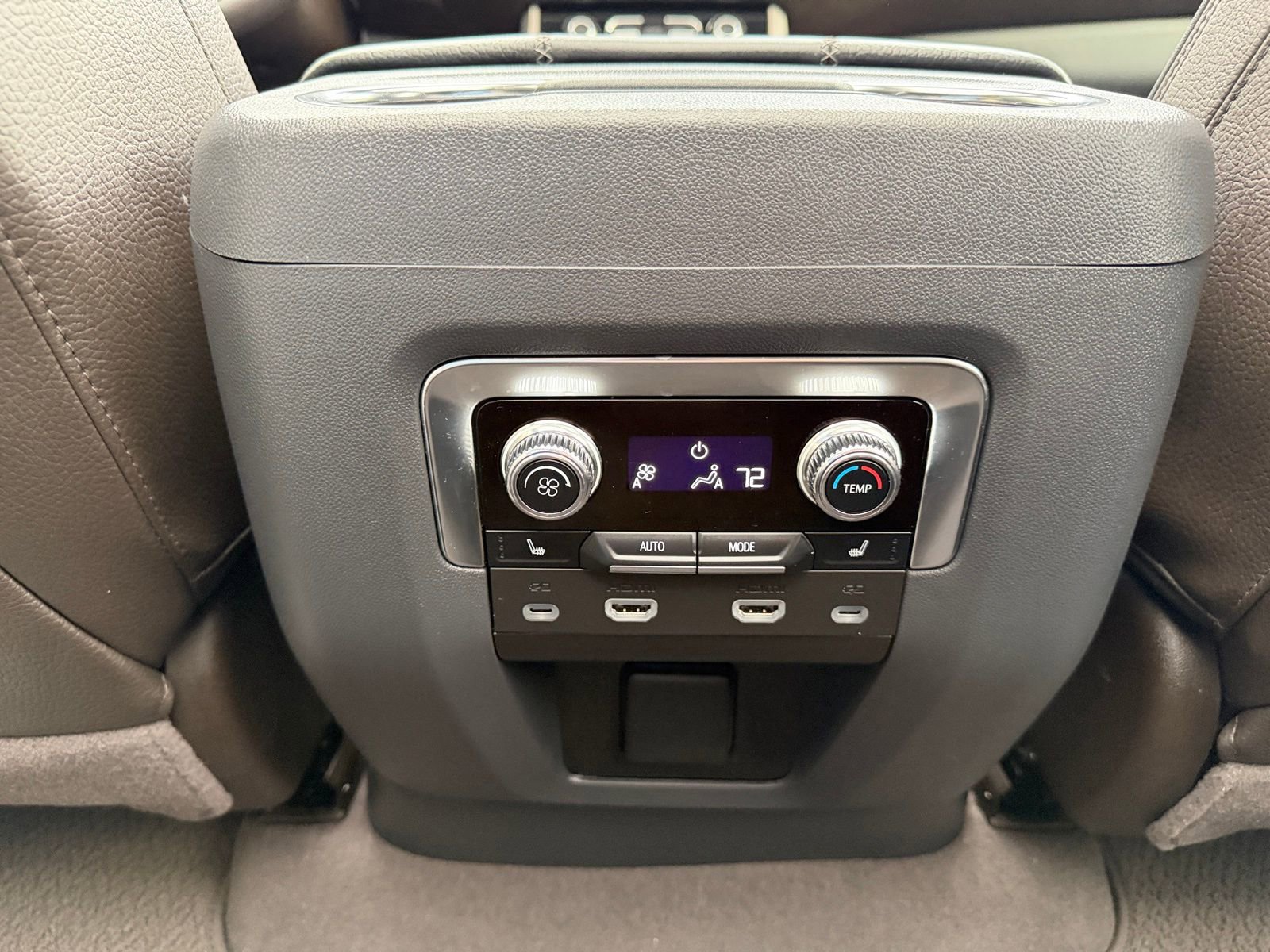 Used 2024 GMC Yukon XL Denali w/ Denali Reserve Package image 36