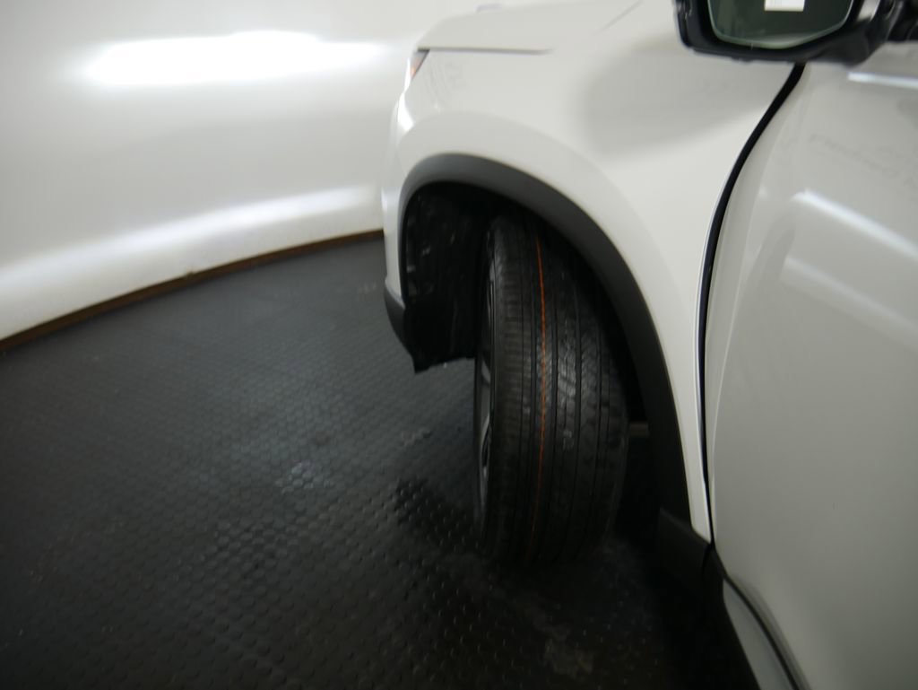 Used 2025 Honda Pilot Elite image 17