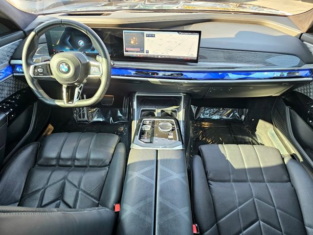 Used 2023 BMW 760i xDrive w/ Executive Package image 24