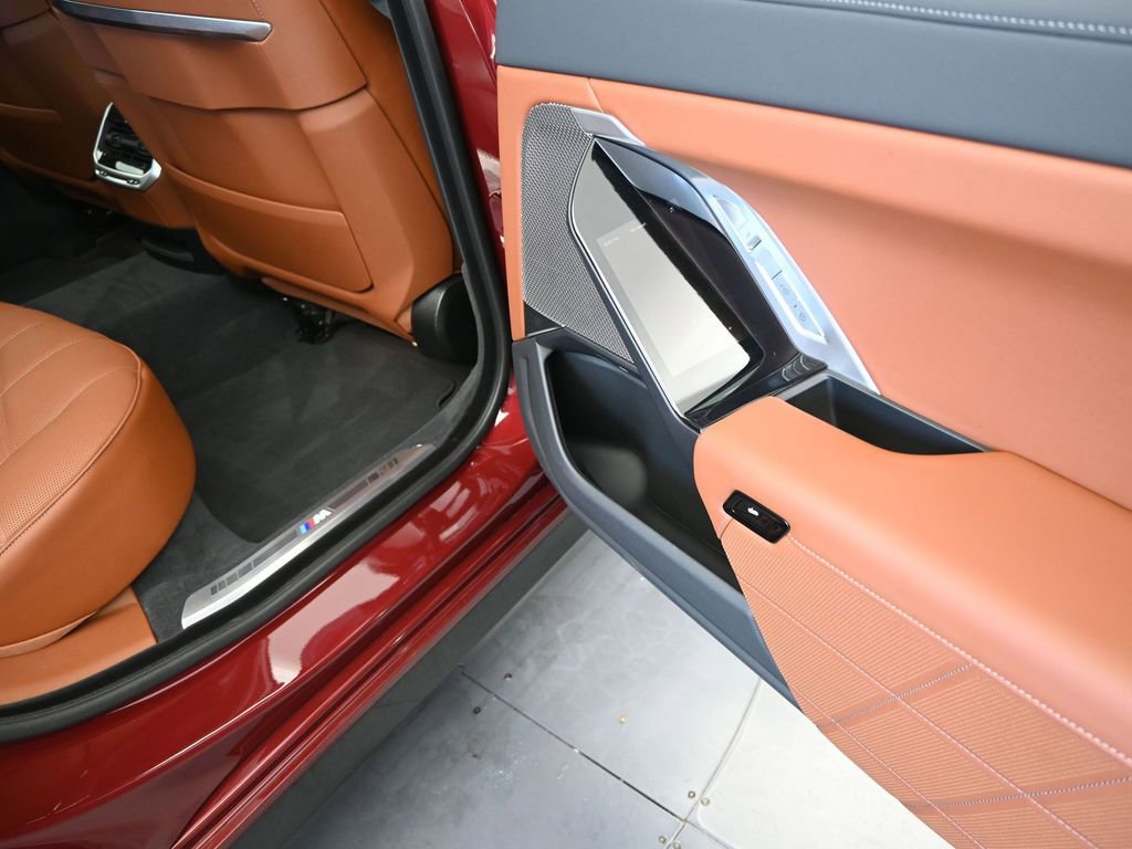 Certified 2025 BMW 740i image 21