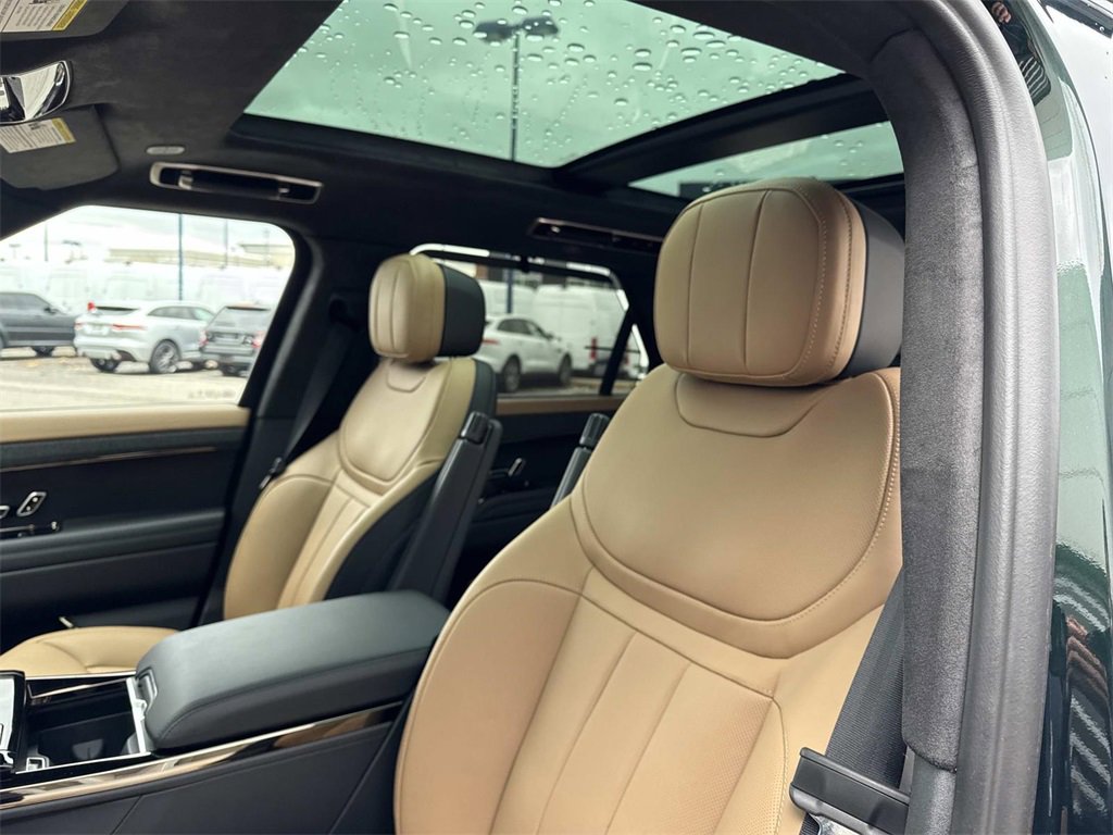 Used 2025 Land Rover Range Rover Sport Autobiography image 19