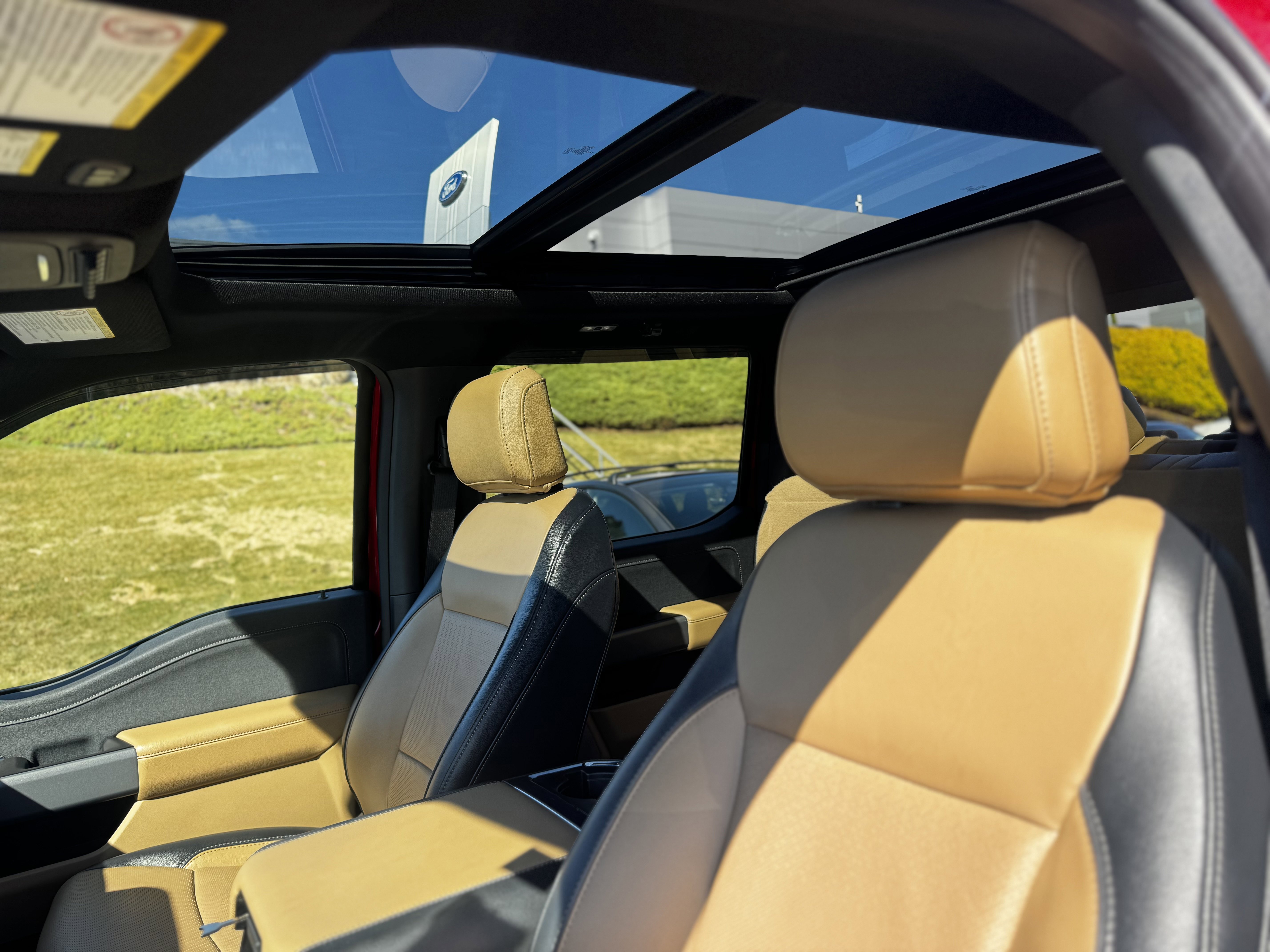 Used 2024 Ford F250 Lariat w/ Sport Appearance Package image 13