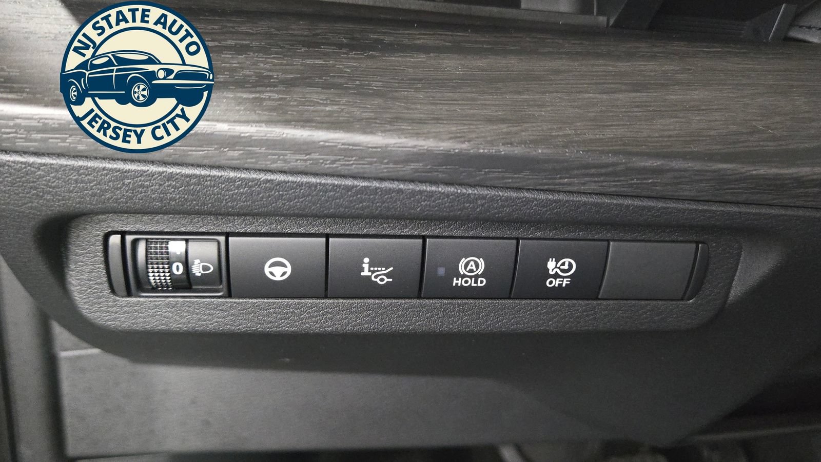 Used 2023 Nissan Ariya AWD image 21