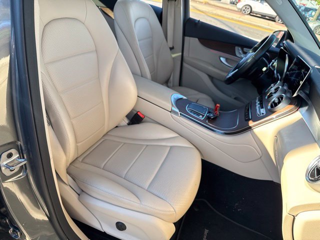 Used 2022 Mercedes-Benz GLC 300 4MATIC image 37