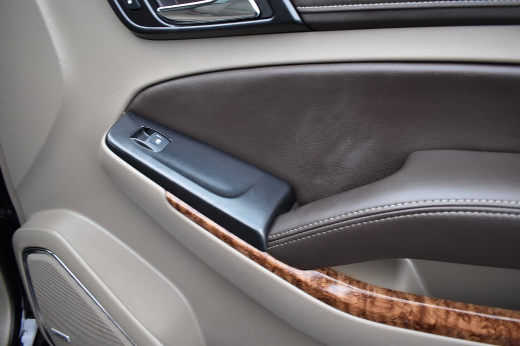 Used 2020 Chevrolet Suburban Premier image 12