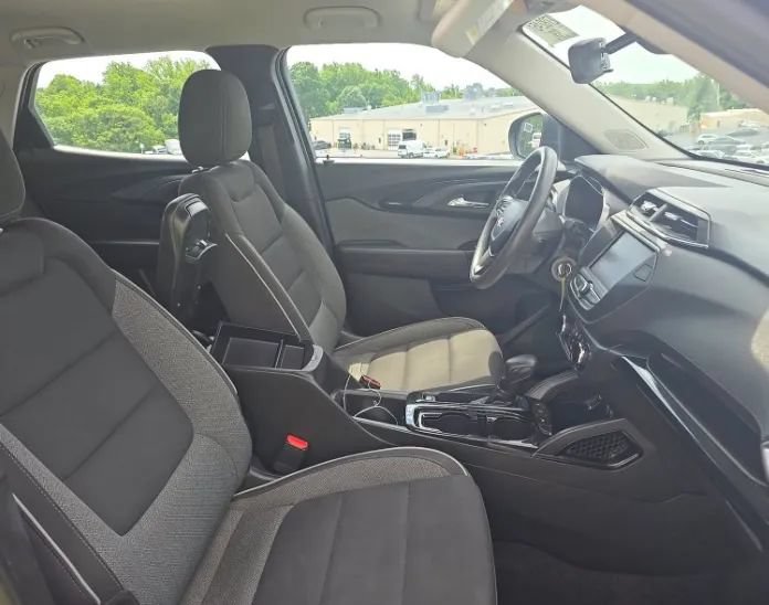 Used 2021 Chevrolet TrailBlazer LS FWD image 7