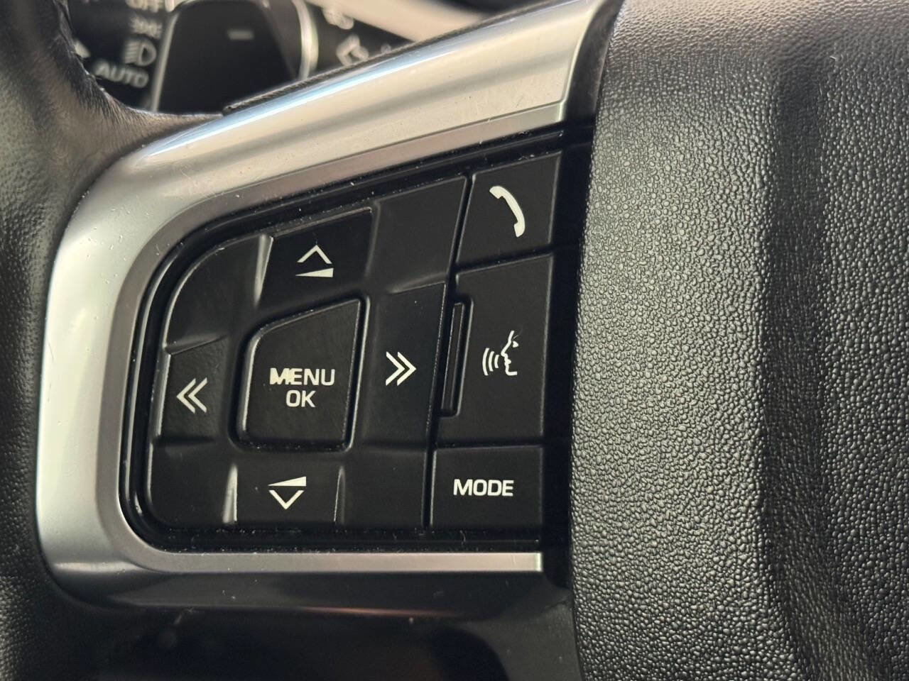 Used 2019 Land Rover Discovery Sport HSE image 34