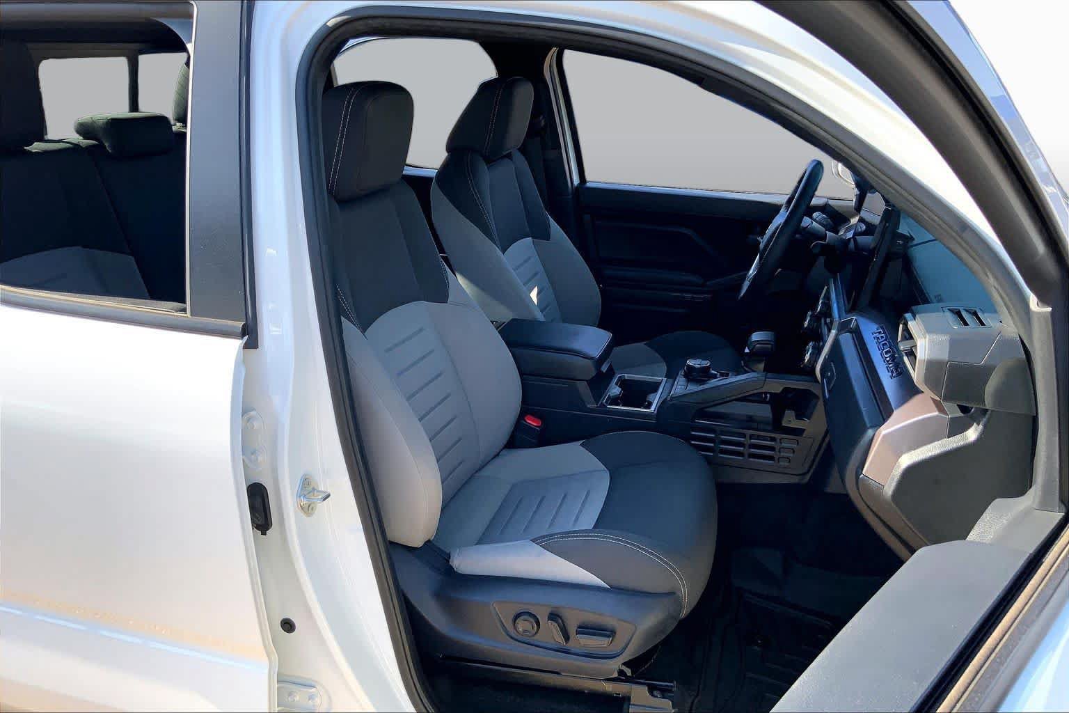 Used 2025 Toyota Tacoma TRD Off-Road w/ TRD Off Road Upgrade Package AWD/4WD image 9
