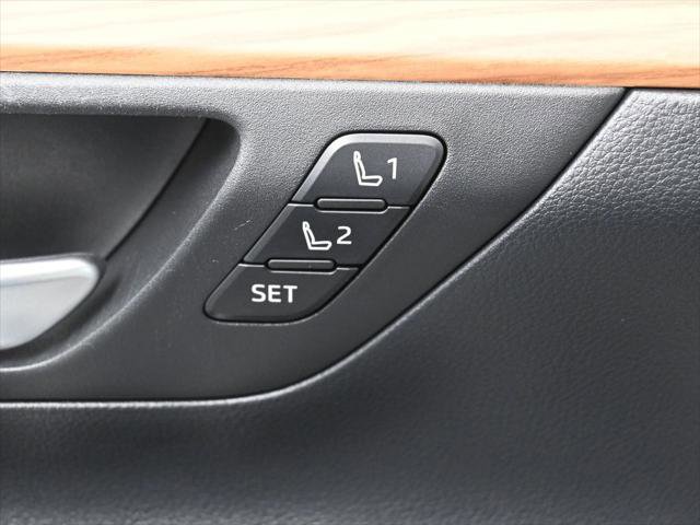 Certified 2024 Toyota Grand Highlander Platinum AWD/4WD image 16