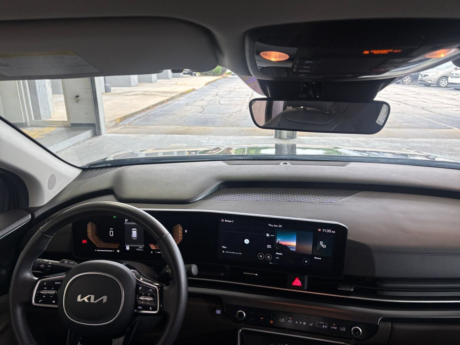Used 2026 Kia Carnival FWD image 35