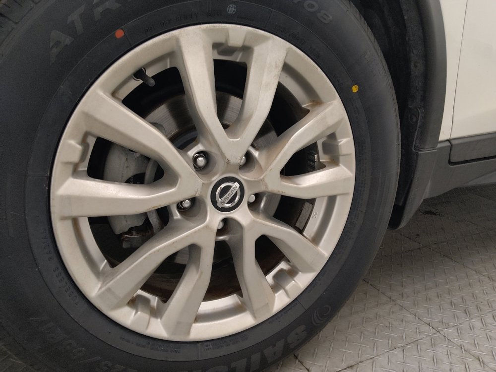 Used 2017 Nissan Rogue SV w/ SV Premium Package FWD image 31