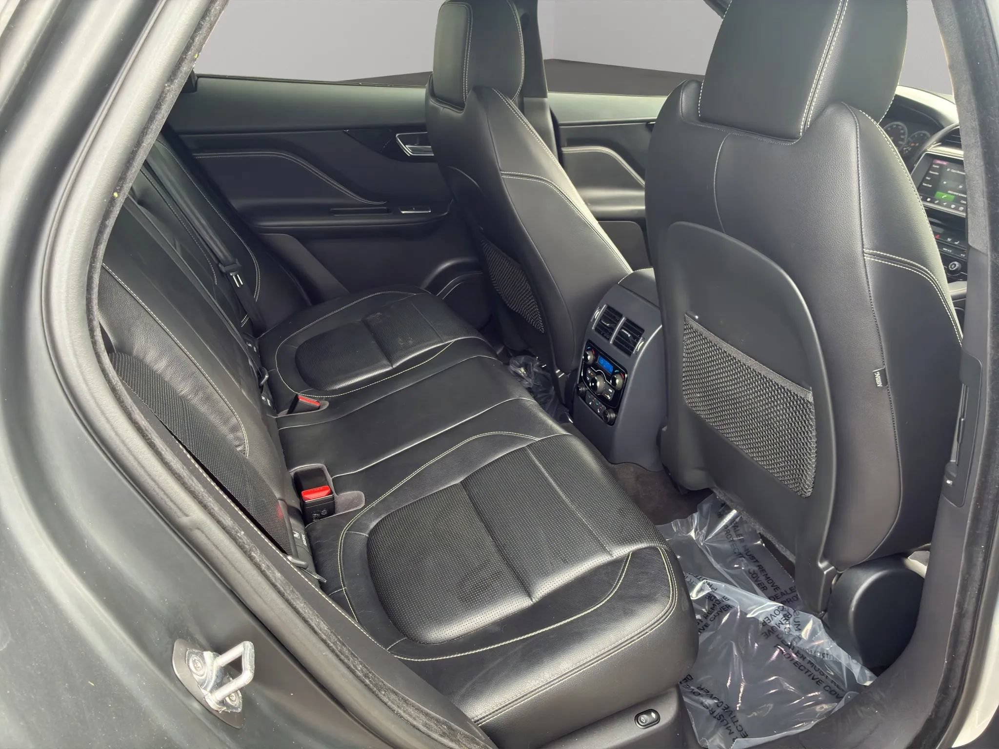 Used 2018 Jaguar F-PACE S AWD/4WD image 23