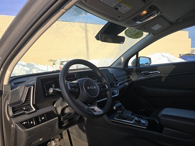 Used 2024 Kia Sportage LX image 10